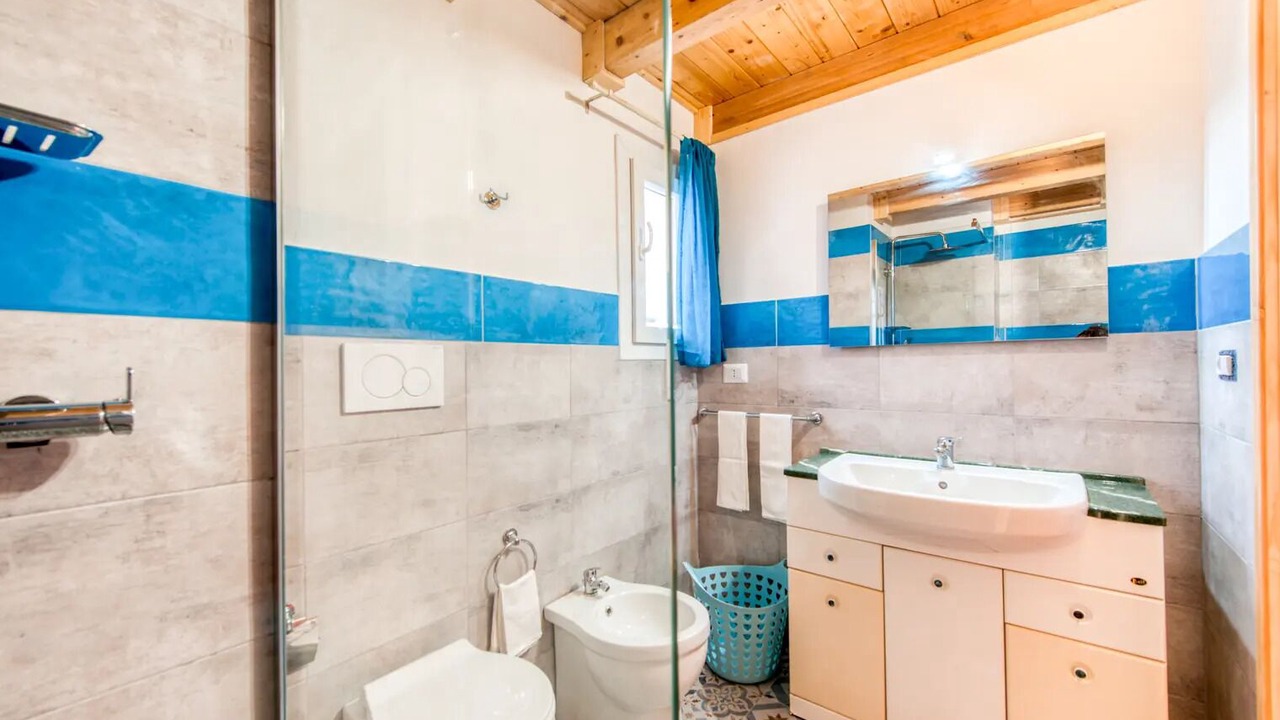 Photo of Bathroom in Merine