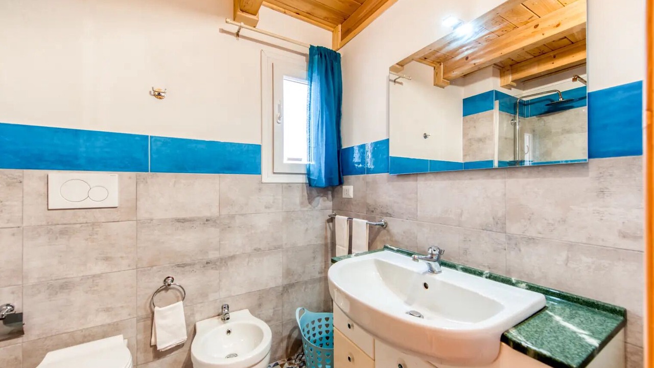 Photo of Bathroom in Merine