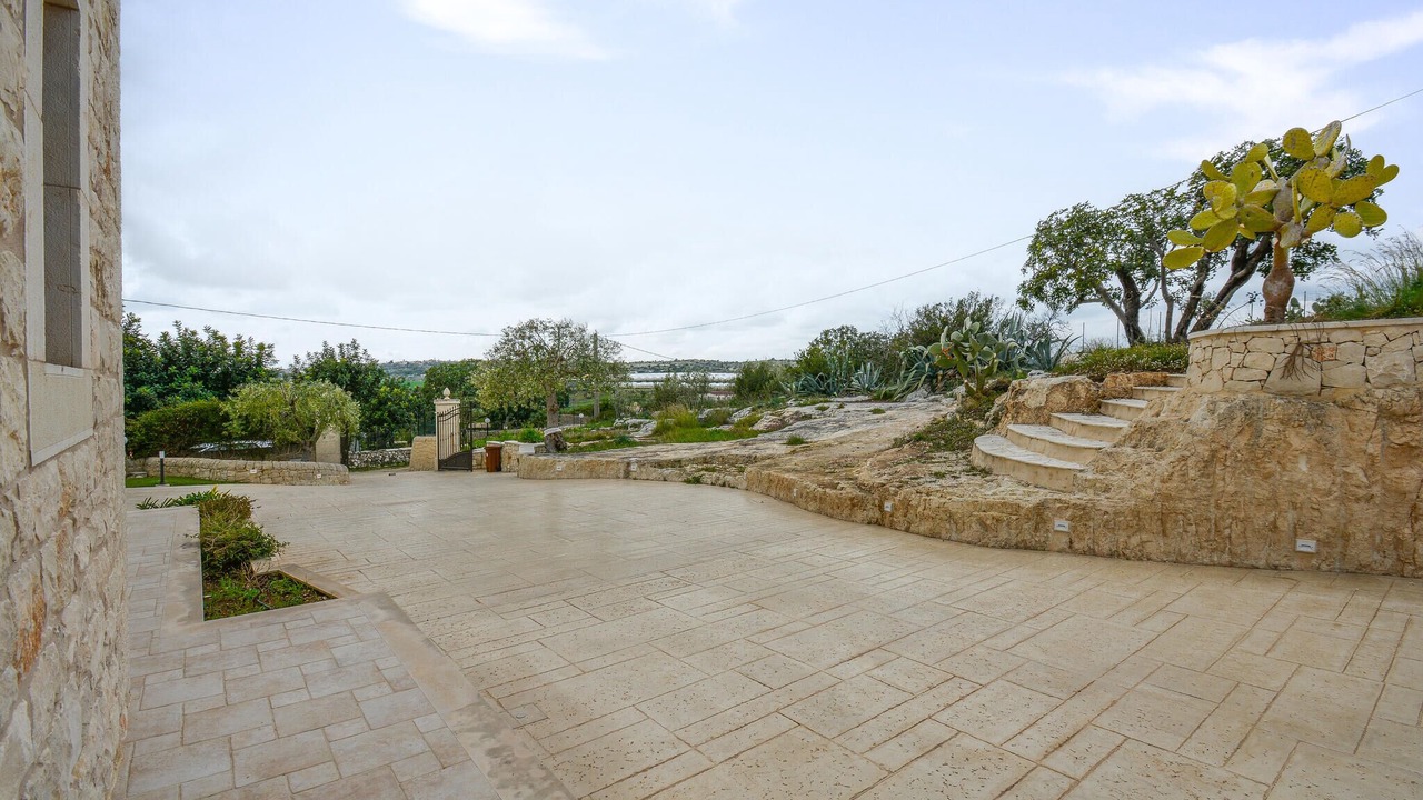 Photo of Others in Noto