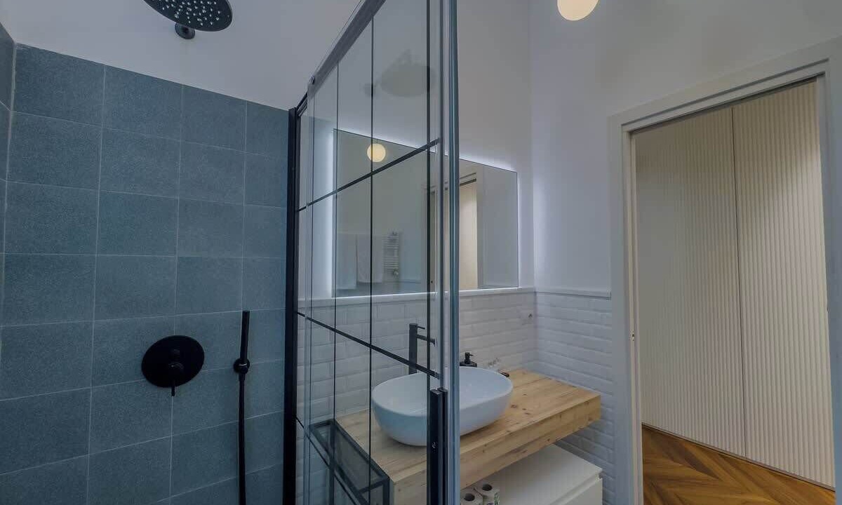 Photo of Bathroom in Salario