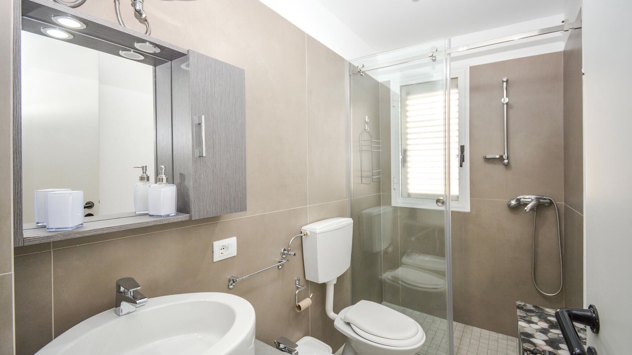 Photo of Bathroom in Caucana-finaiti-casuzze-finaiti Nord