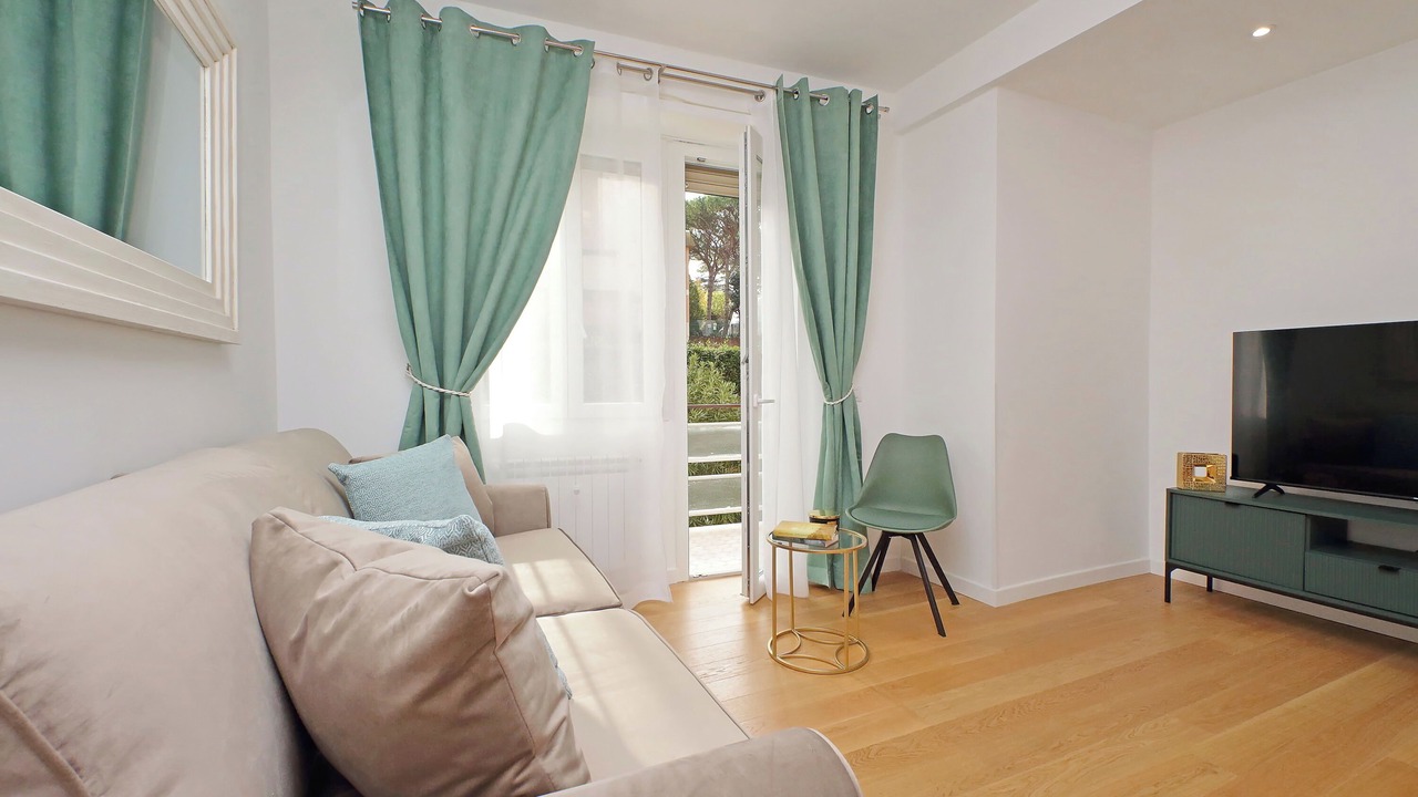 Photo of Livingroom in Quartiere XIII Aurelio