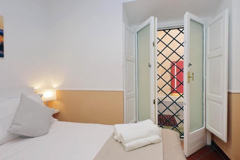 Photo of Bedroom in Rome City Centre