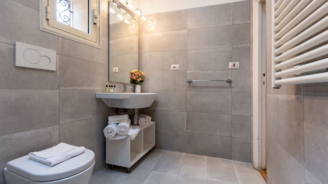 Photo of Bathroom in Navona