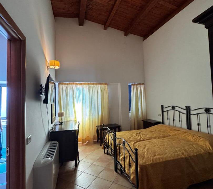 Photo of Bedroom in Perito