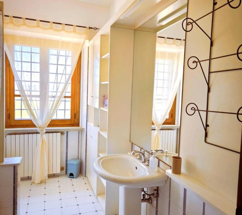 Photo of Bathroom in Avigliano Umbrio