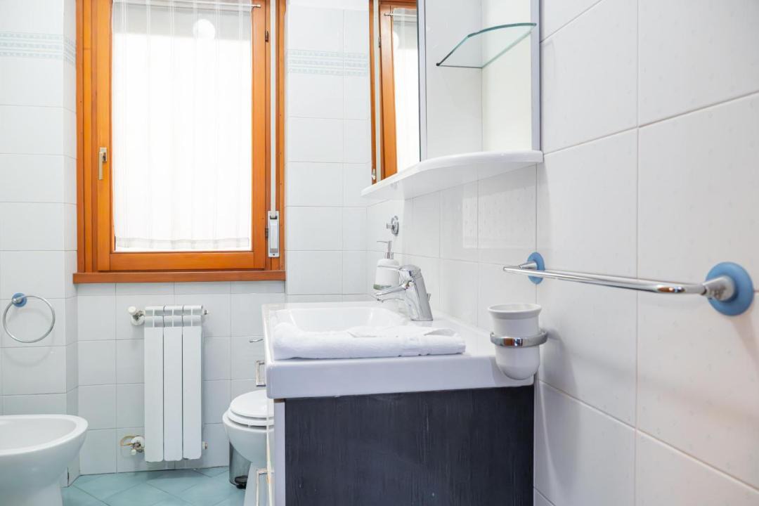 Photo of Bathroom in Zona XV Torre Maura