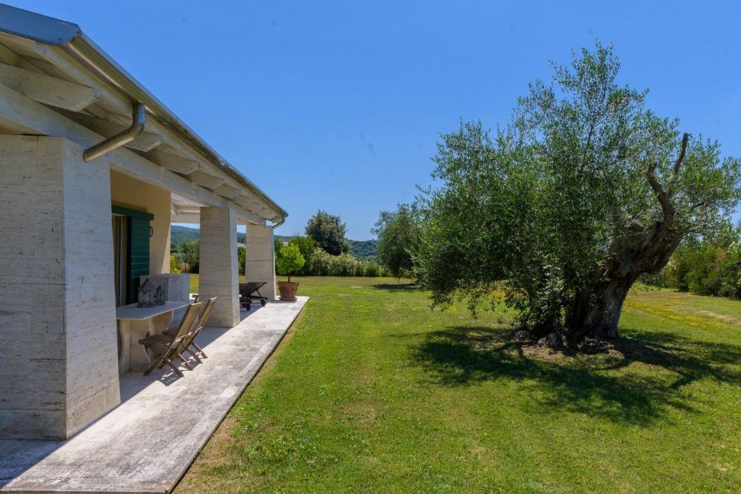 Photo of Others in Saturnia