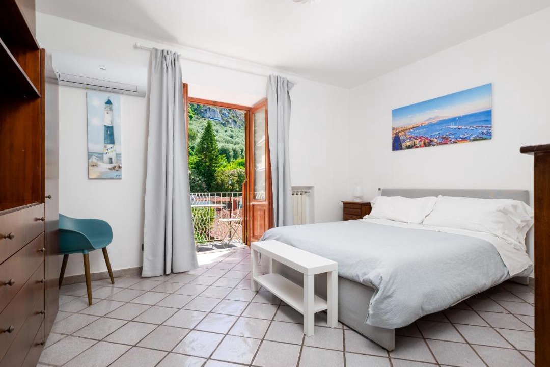 Photo of Bedroom in Meta