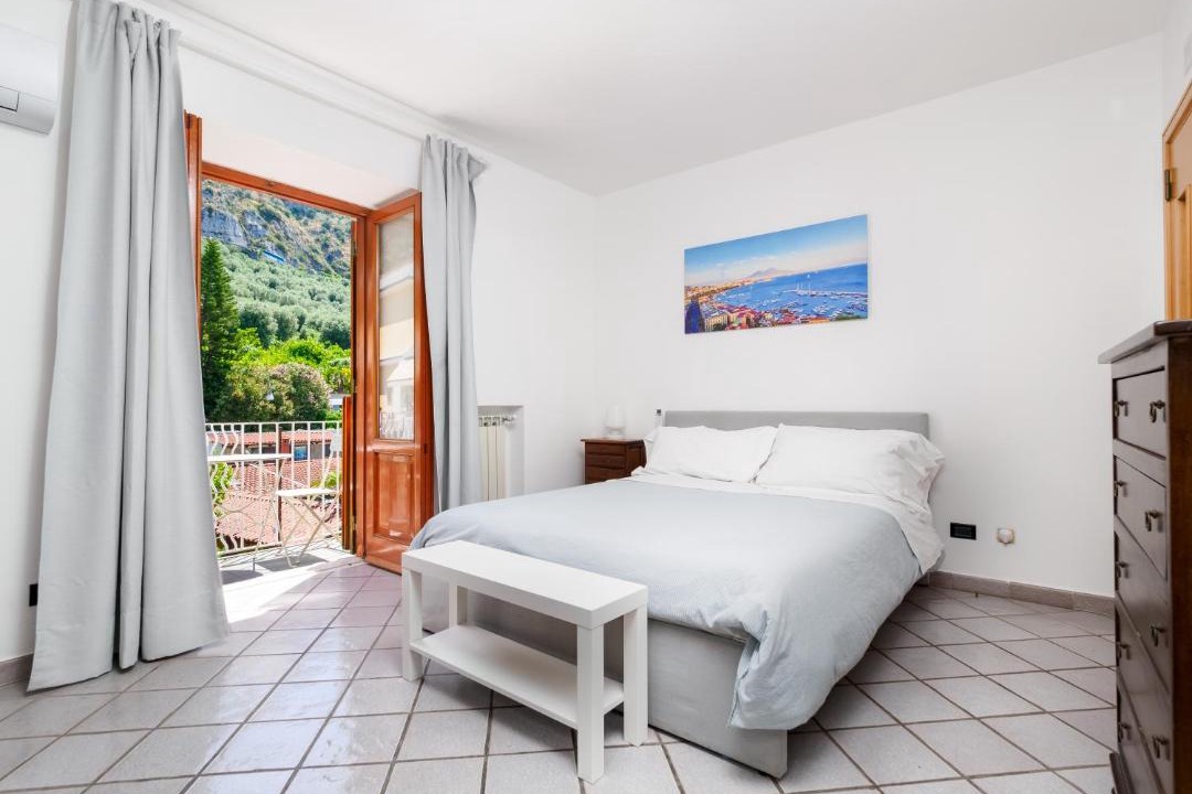 Photo of Bedroom in Meta