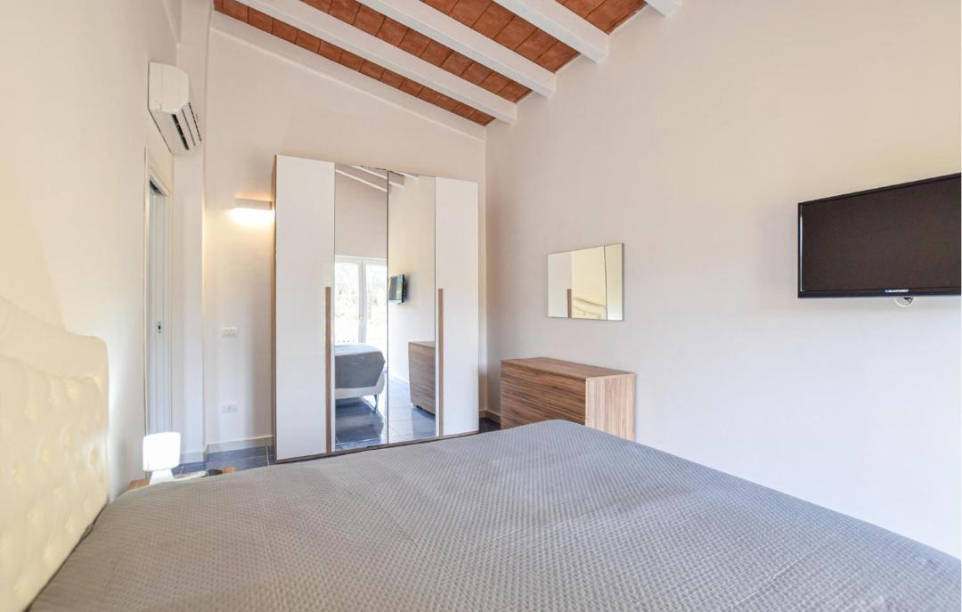 Photo of Bedroom in Laureana Cilento