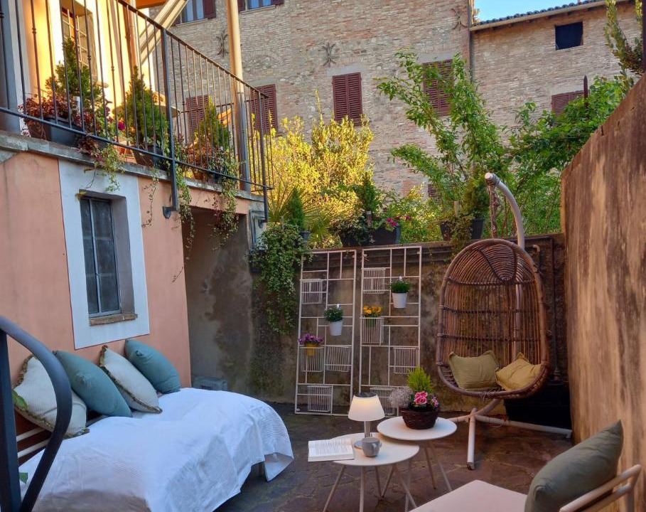 Photo of Others in Montone