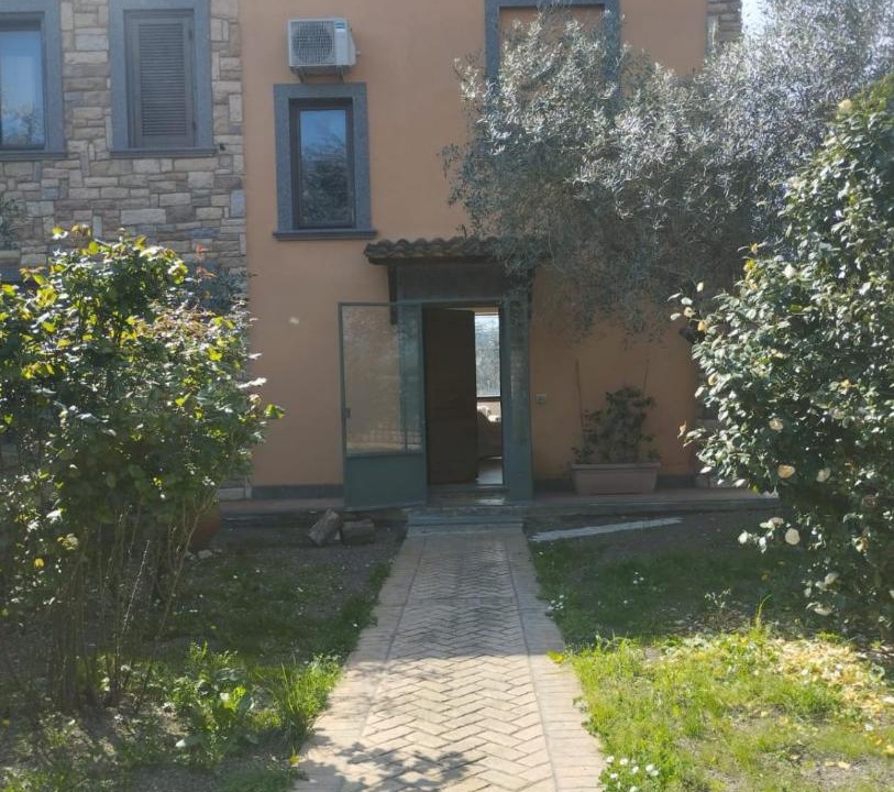 Photo of Others in Sutri