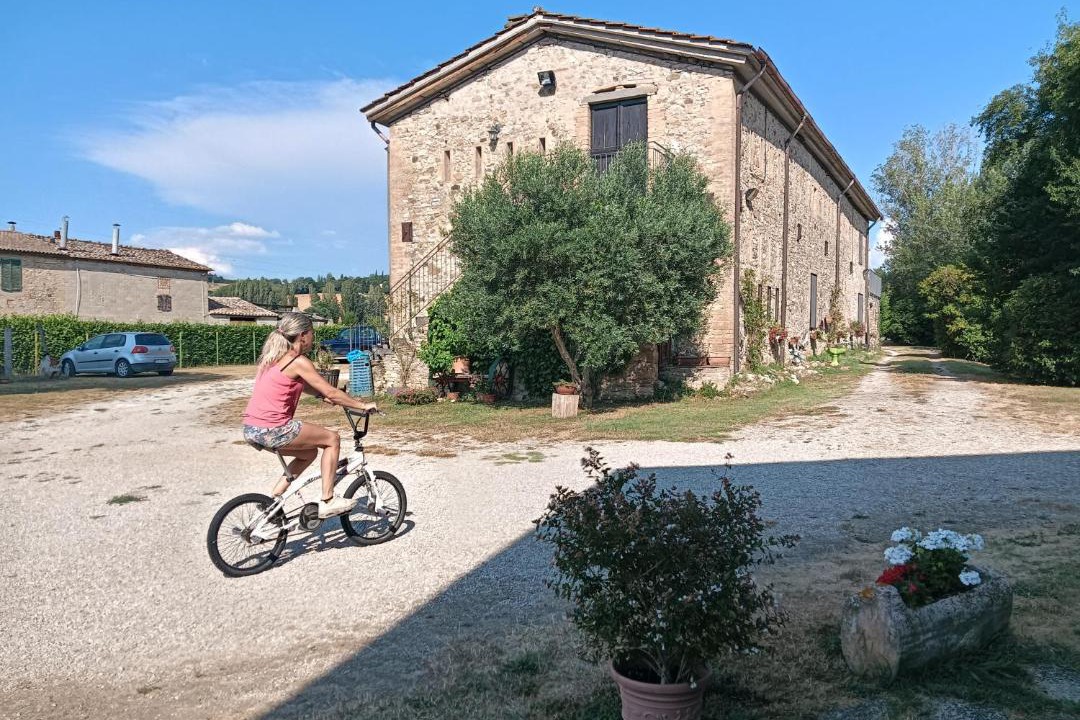Photo of Others in Montone
