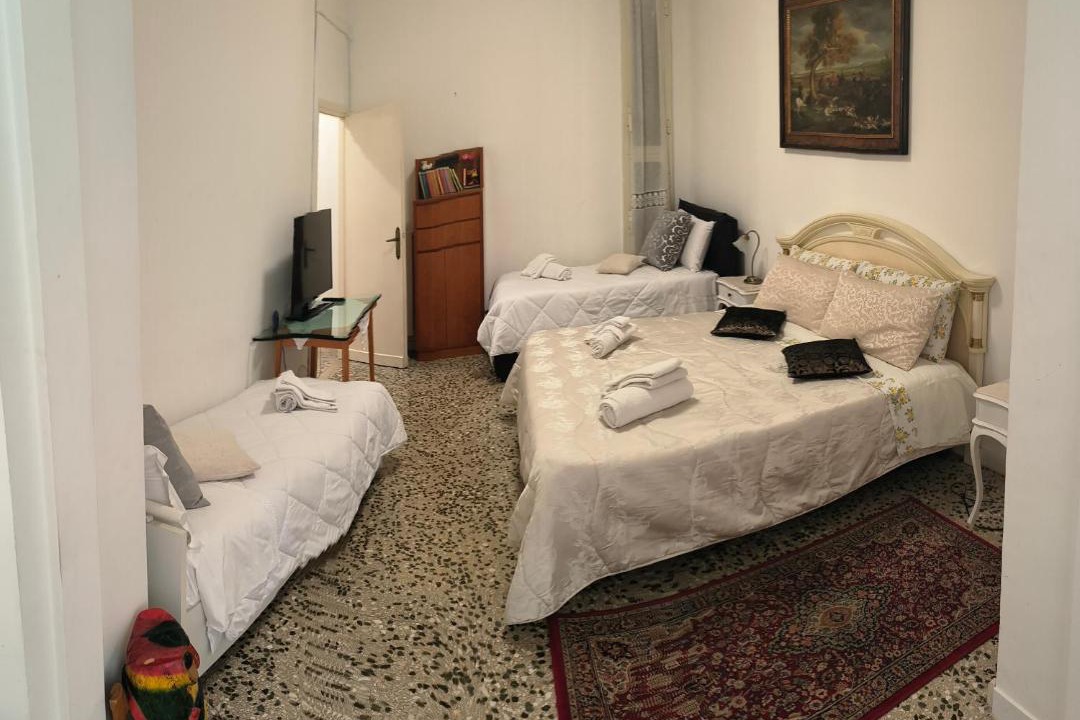 Photo of Others in EUR