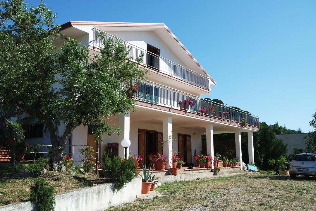Photo of Buildings in Laureana Cilento