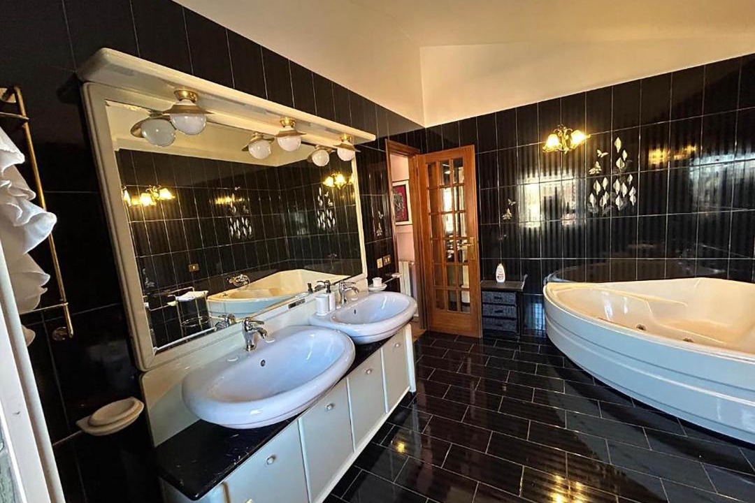 Photo of Bathroom in Zona XVIII Capannelle