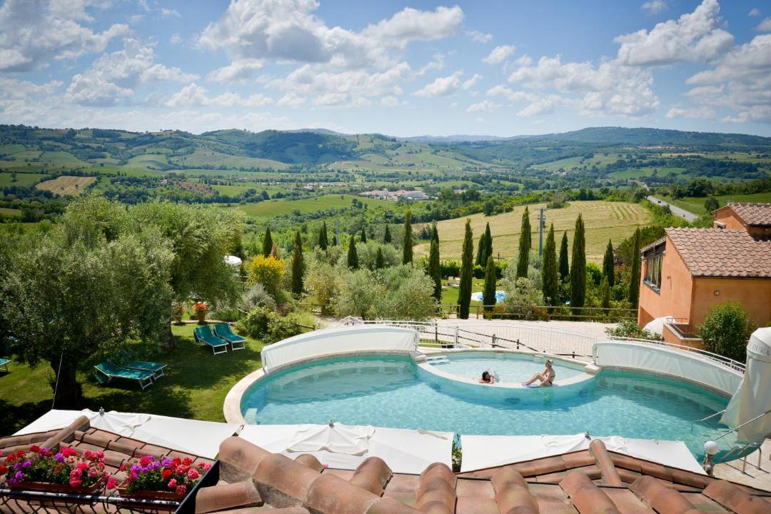 Photo of Others in Saturnia