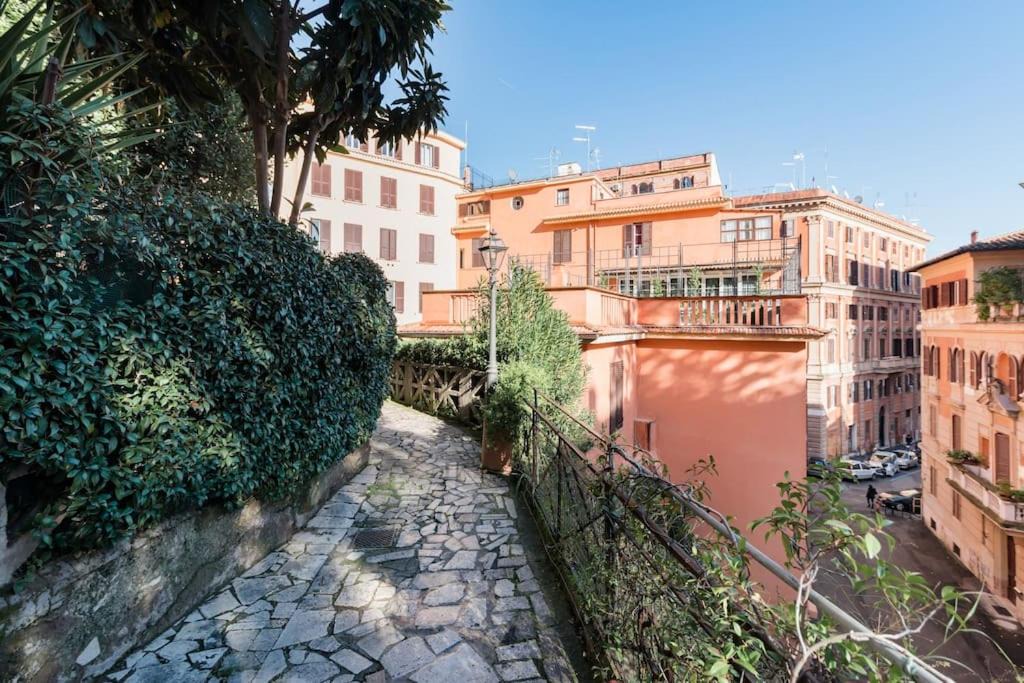 Photo of Others in Trastevere