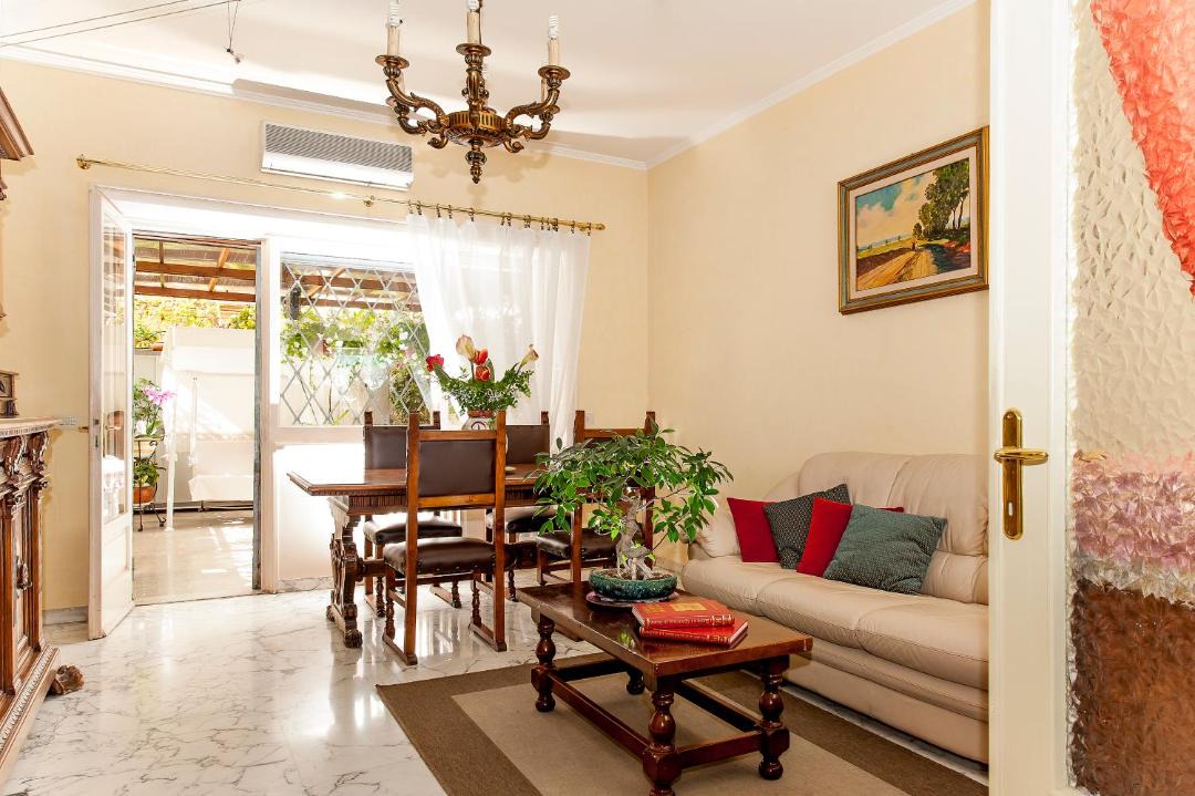 Photo of Livingroom in Quartiere XIII Aurelio