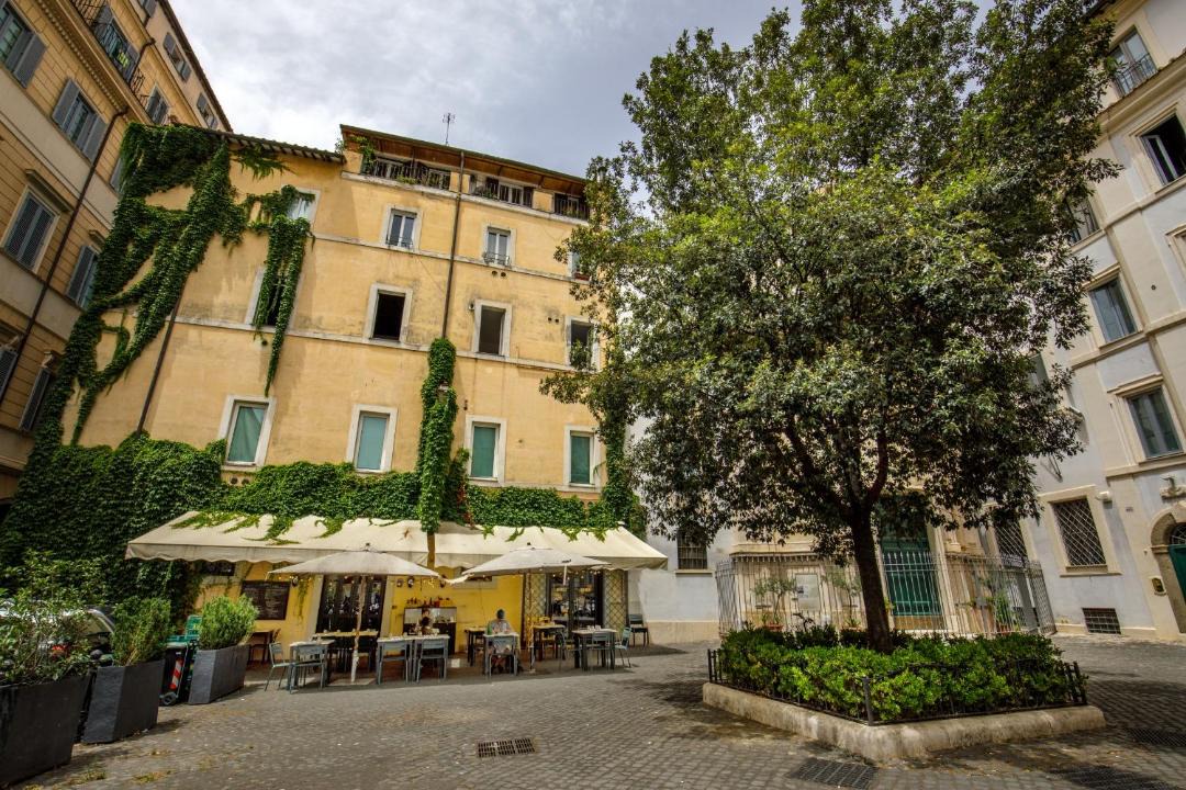 Photo of Buildings in Rione VII Regola