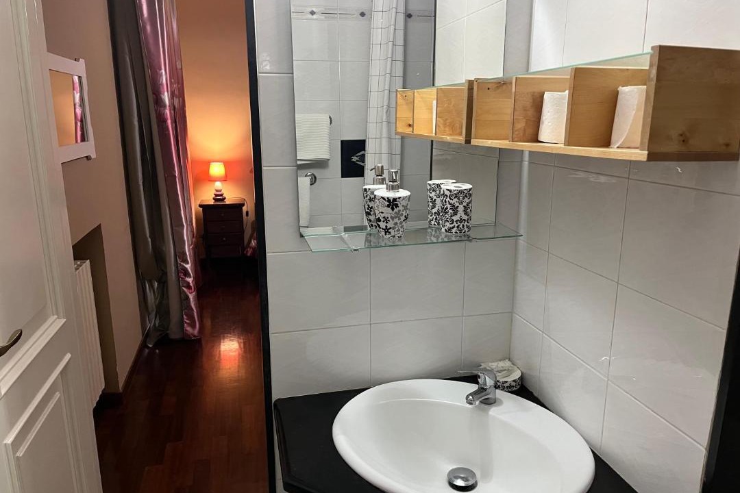Photo of Bathroom in Sutri