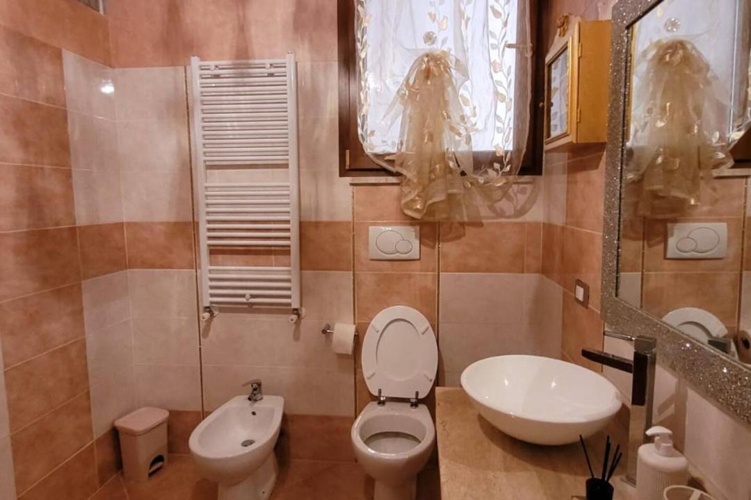 Photo of Bathroom in Tivoli