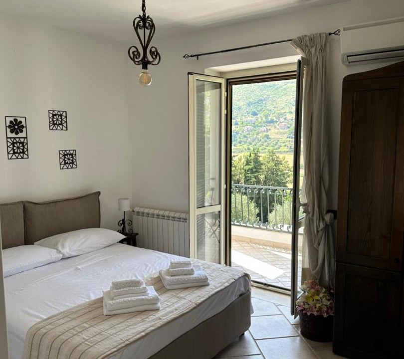 Photo of Bedroom in Laureana Cilento