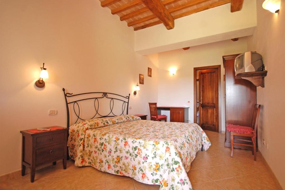 Photo of Others in Saturnia