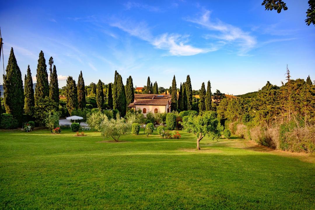 Photo of Others in Saturnia