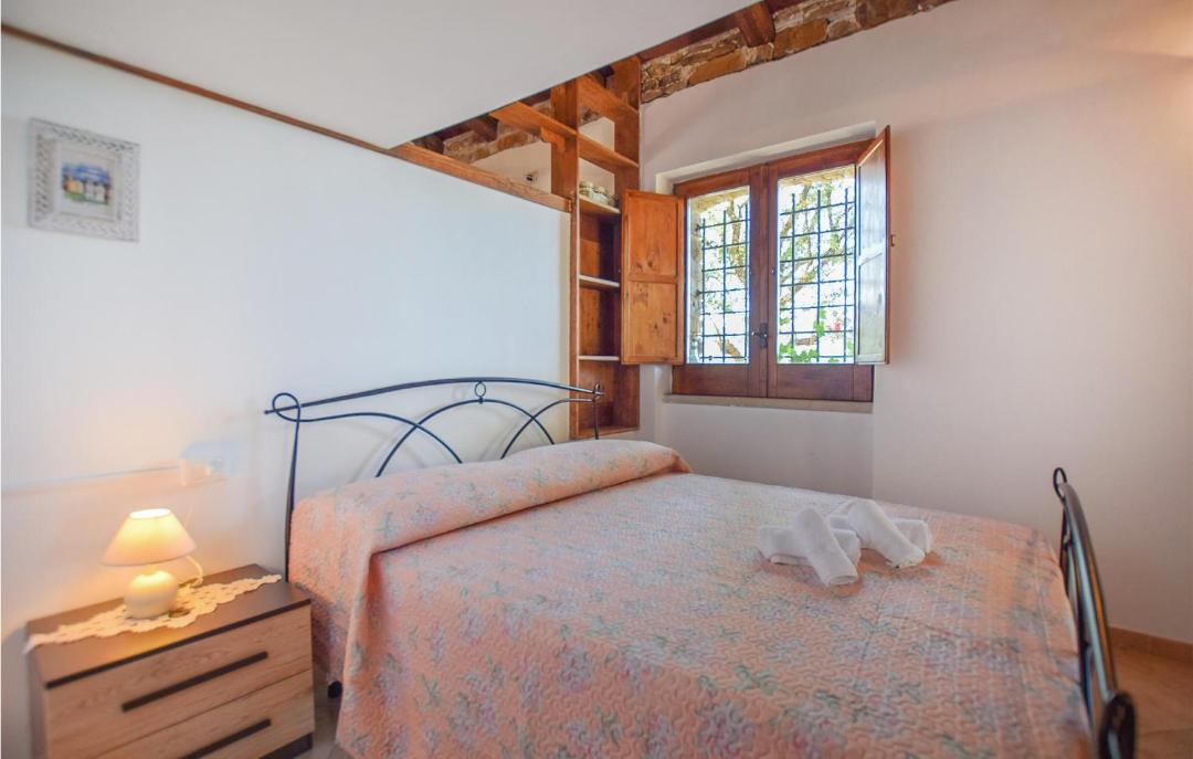 Photo of Bedroom in Perito