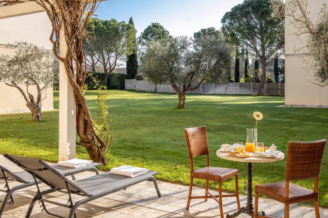 Photo of Others in Saturnia