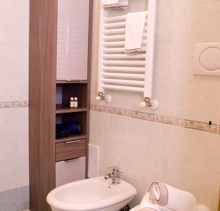 Photo of Bathroom in Sutri