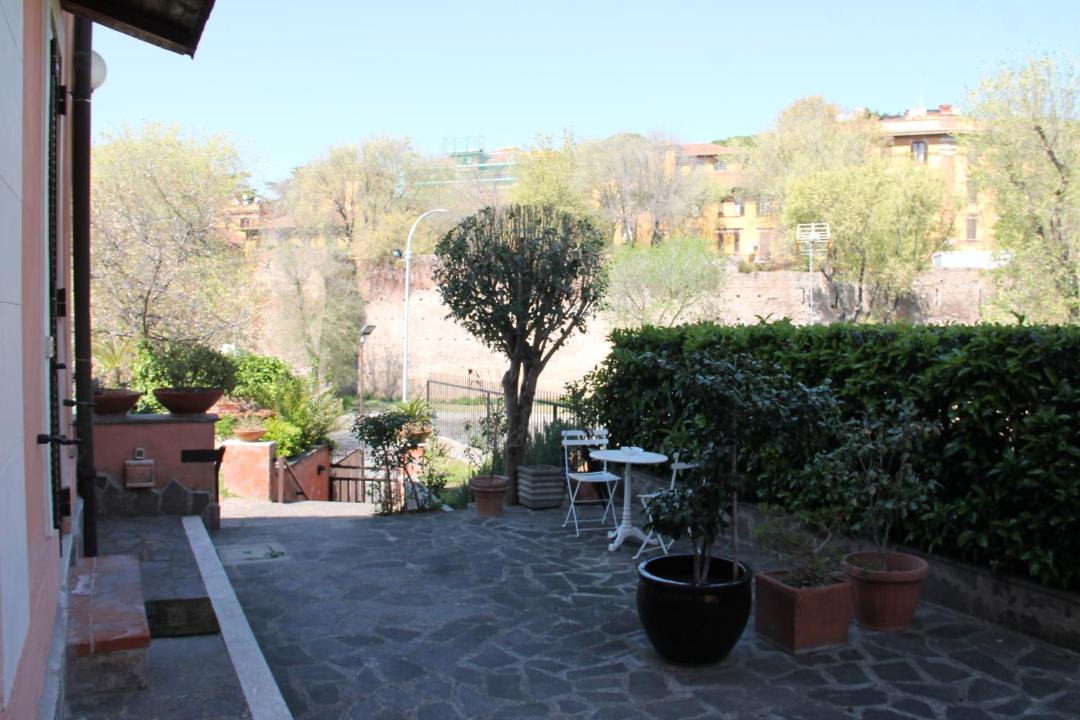 Photo of Others in Aventine