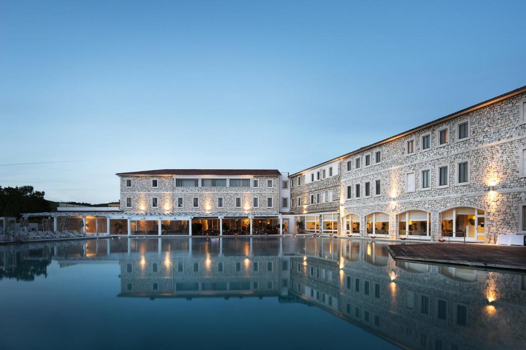 Photo of Others in Saturnia