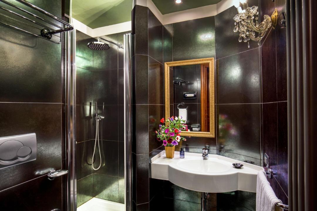 Photo of Bathroom in Navona
