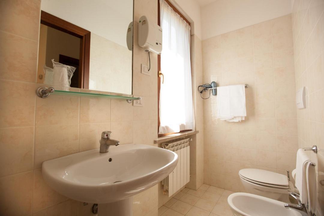 Photo of Bathroom in Orte