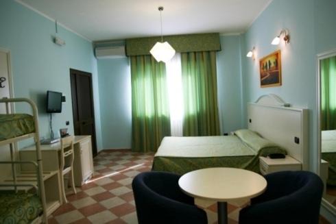 Photo of Others in Latina