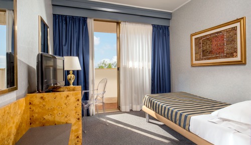 Classic Single Room
