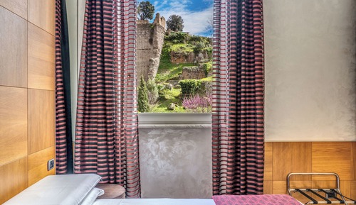 Standard Double or Twin Room (with view)