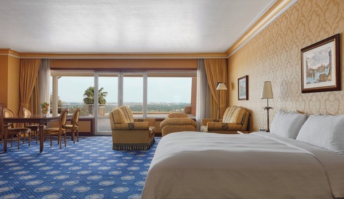 Presidential Suite, 1 King Bed, Balcony
