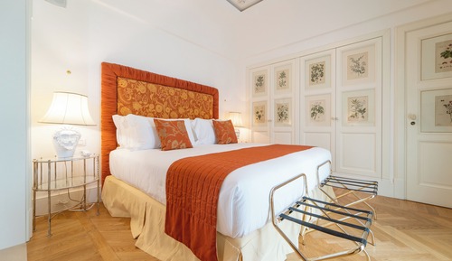 Luxury Suite, 2 Bathrooms, Park View