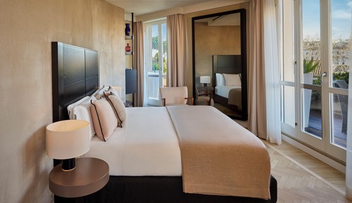 Suite, Balcony