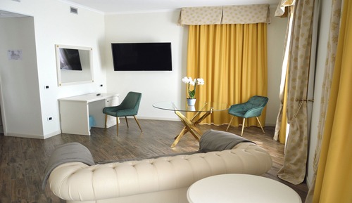 Junior Suite, 1 Queen Bed, Hot Tub