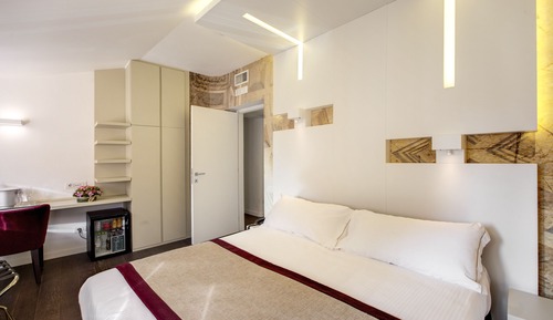Junior Suite with Pantheon view
