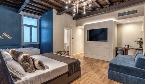 Quadruple room with whirlpool tub on the fourth floor in the separate building