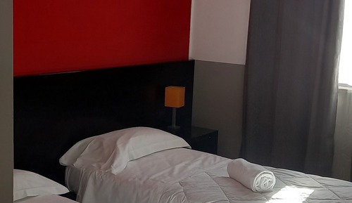 Standard Twin Room