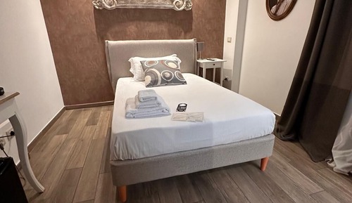 Classic Single Room