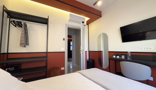 Classic Double Room, Private Bathroom, City View