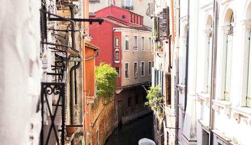Superior Apartment, Canal View